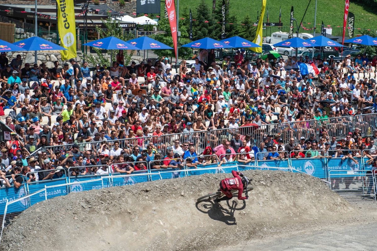 Épica final de descenso en la Copa del Mundo UCI MTB Vallnord, liderazgo para Seagrave y Vergier 