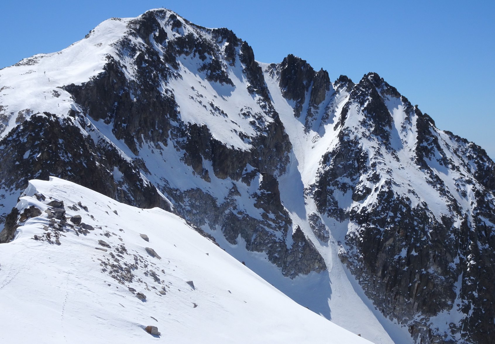 Una mujer resulta herida por una avalancha cerca del Aneto