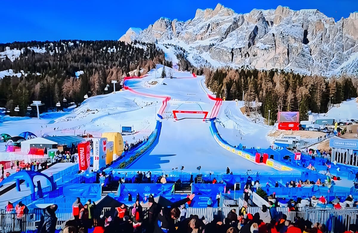 Stephanie Venier, la que más brilla en un accidentado descenso en Cortina d'Ampezzo