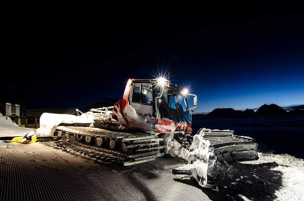 El trabajo profesional de operarios y maquinistas ha sido clave para resistir. Courchevel ©Alexis Cornu Photography