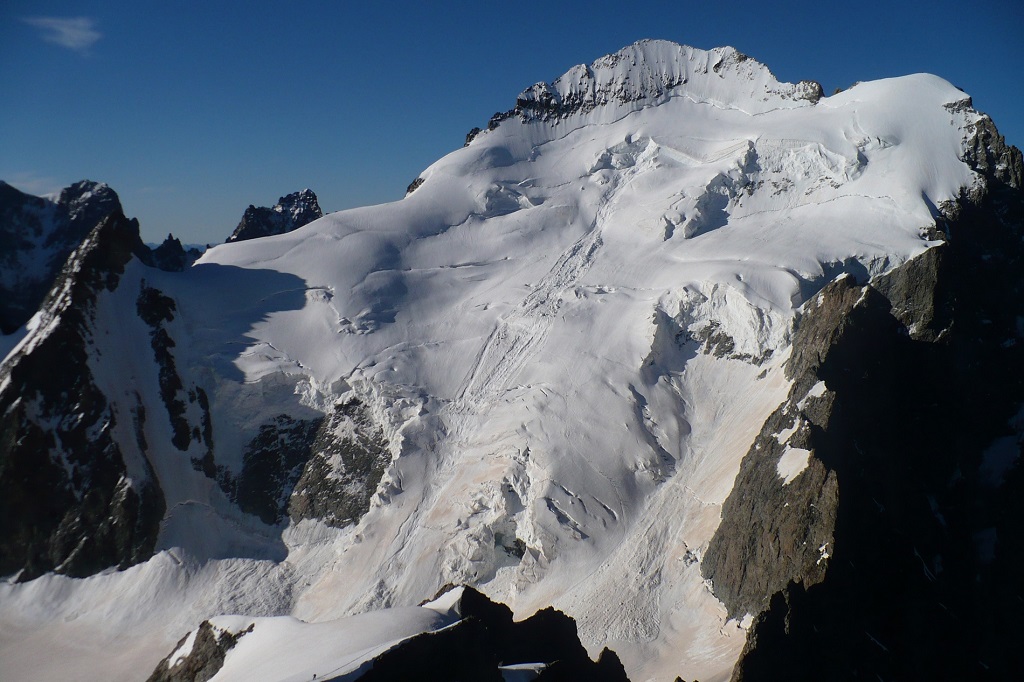 Una mortal avalancha en los Alpes sepulta y se lleva la vida de siete montañeros