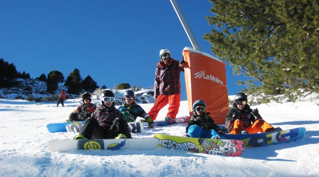 Las escuelas de esquí exigen un plan de rescate para el sector de la nieve en la Cerdanya y Ripollès