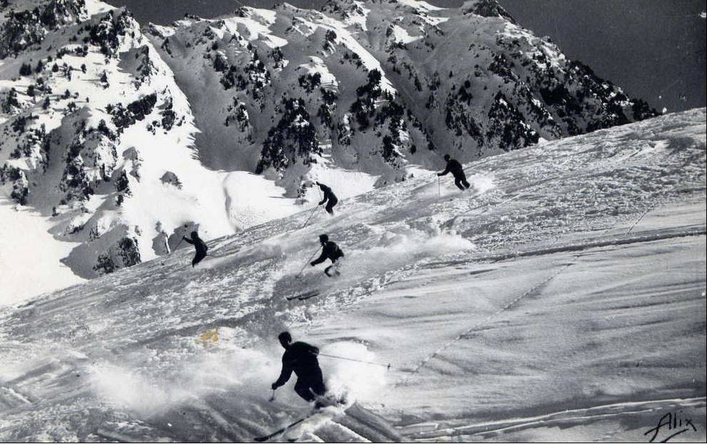 Esquiadores en La Mongie en los años 60. Folto Alix. Clic para ampliar