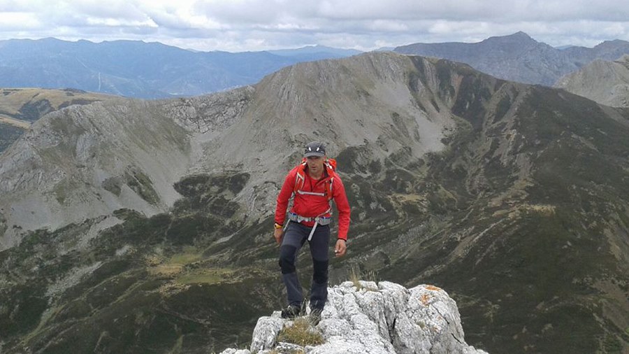 Fallece despeñado en Peña Ubiña el corredor extremo leonés Logi Bello