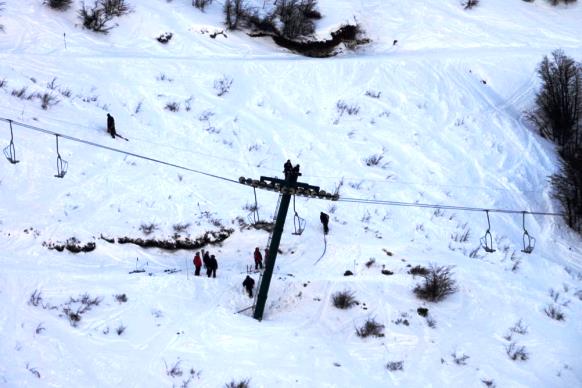 180 evacuados en Cerro Catedral por un desperfecto técnico en la TS Militares