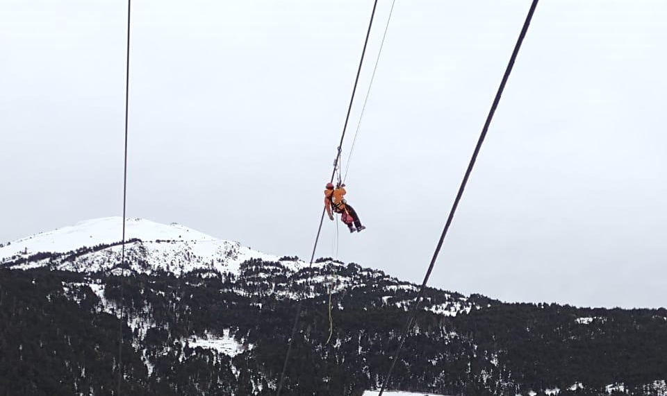 14 personas y un perro evacuados de un telecabina de Grandvalira