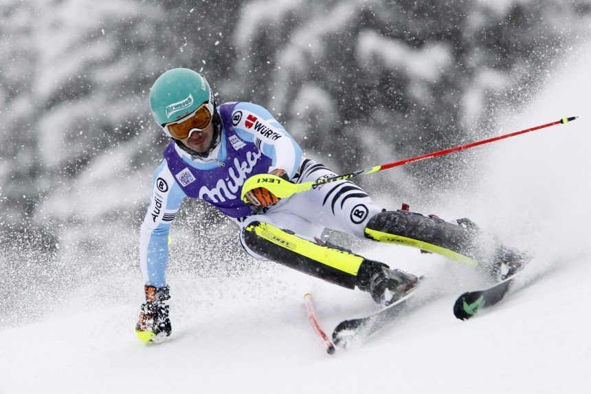 Neureuther gana en Wengen y se pone líder de la general del slalom