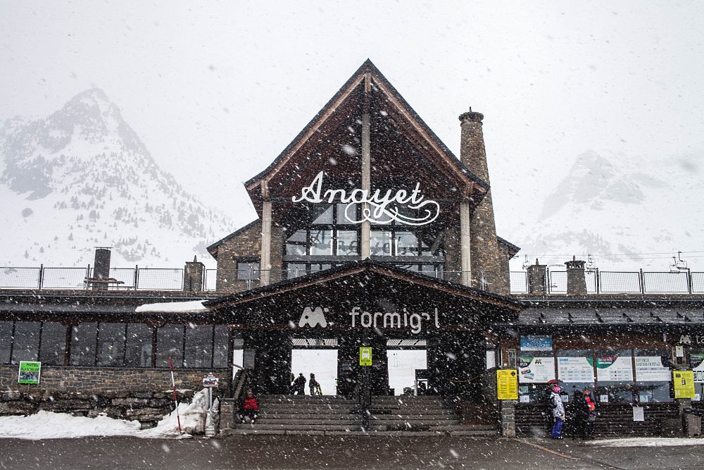 Las estaciones de Aramón se preparan para un fin de semana épico de nieve y competiciones