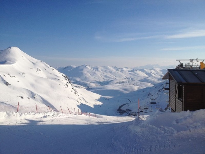 Rescatan a un empleado de San Isidro atrapado en una avalancha