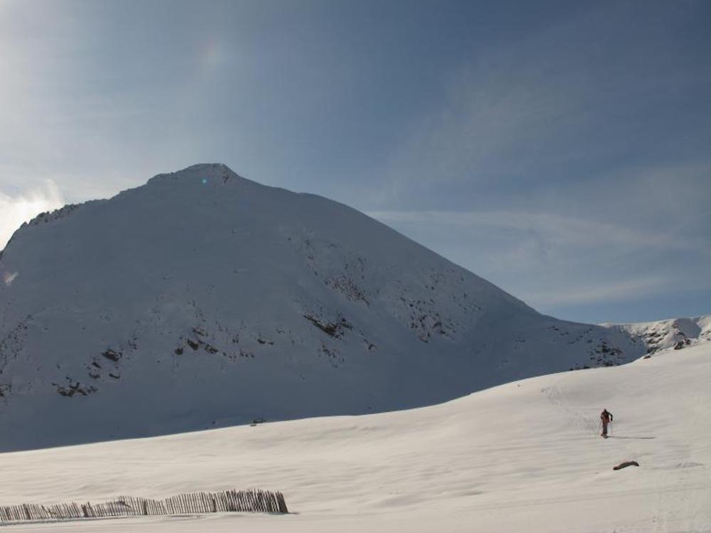 Rescatan a un montañista de 18 años atrapado por un alud en Ulldeter