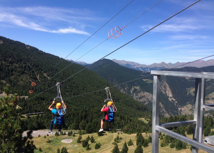 Grandvalira inaugura la tirolina más larga de los Pirineos