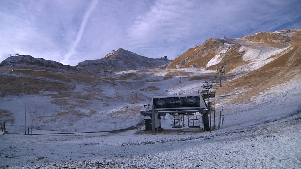 Grandvalira recibe una nevada que cubre de blanco el dominio 