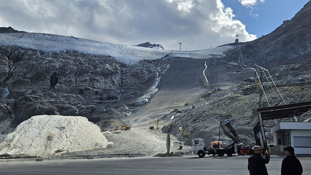 Sölden abre la Copa del Mundo de esquí envuelta otra vez en la polémica por el daño al glaciar