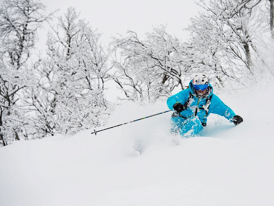 ¿Esquías?, Helly Hansen busca protagonista para su nueva película: Ski Film.  