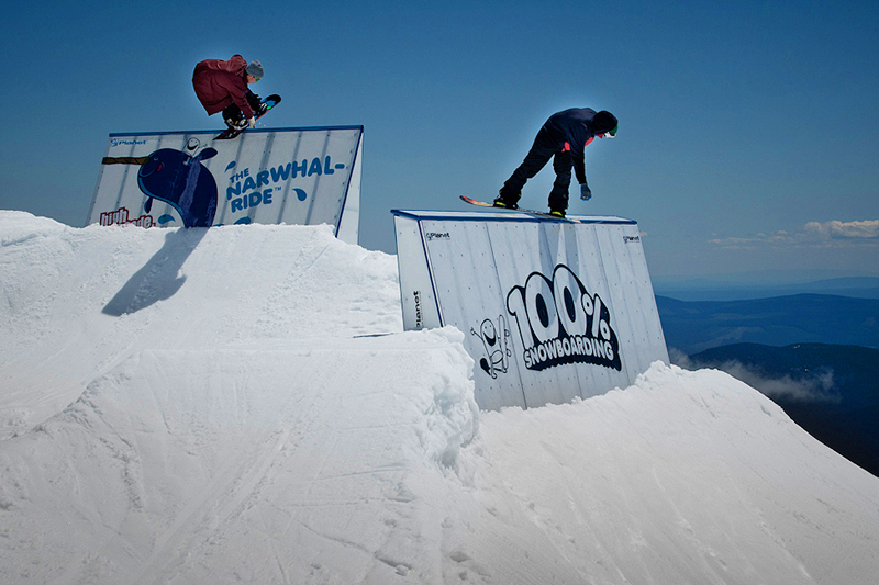 Verano en High Cascade, snowboard de verano en el park del Mt. Hood