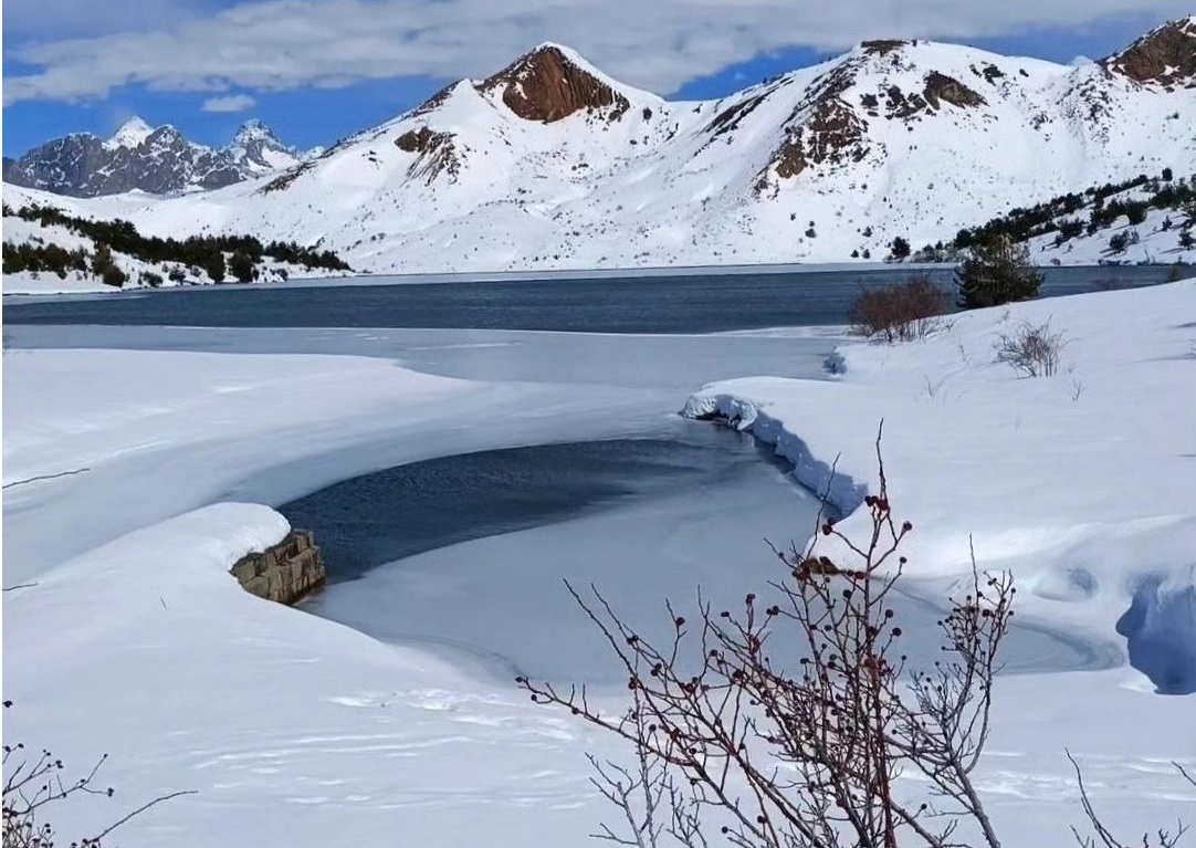 El Pirineo aragonés multiplica por 9 las reservas de nieve en comparación con junio de 2023