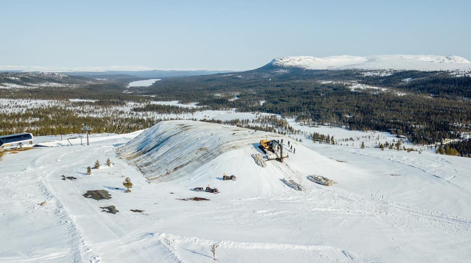 Empieza snow farming en Europa para almacenar nieve y poder avanzar la temporada de esquí