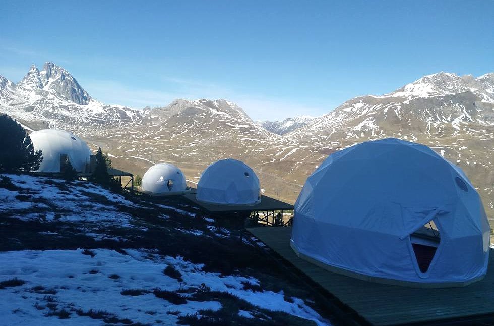 Formigal instala unos espectaculares 'Iglús' a 1.800 metros de altitud