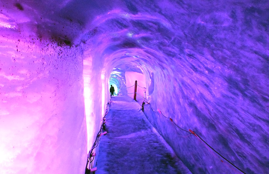 Gruta de hielo de La Mer de Glace: explorando el corazón del glaciar