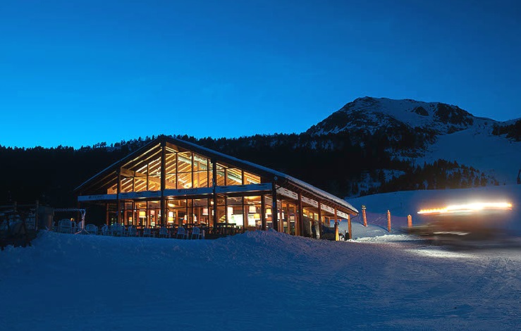 3 estanys, el restaurante de Grandvalira de día y de noche