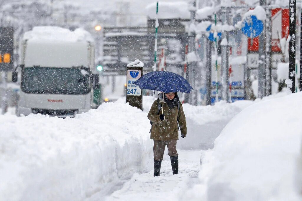 El temporal de nieve ya suma 13 muertos y 80 heridos en Japón