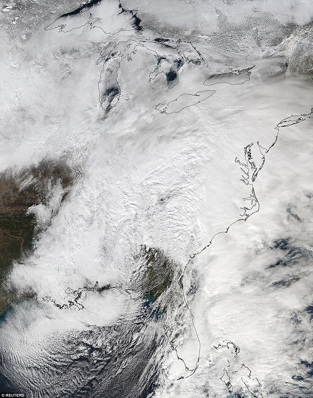 Jonas, la tormenta que ha enterrado de nieve el este de USA, amenaza el Reino Unido