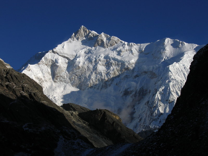 Tragedia en el tercer pico más alto del mundo! Cinco alpinistas mueren en el Kangchenjunga