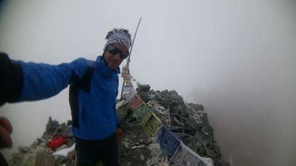 Kilian Jornet renuncia a la cima del Everest por el riesgo de aludes