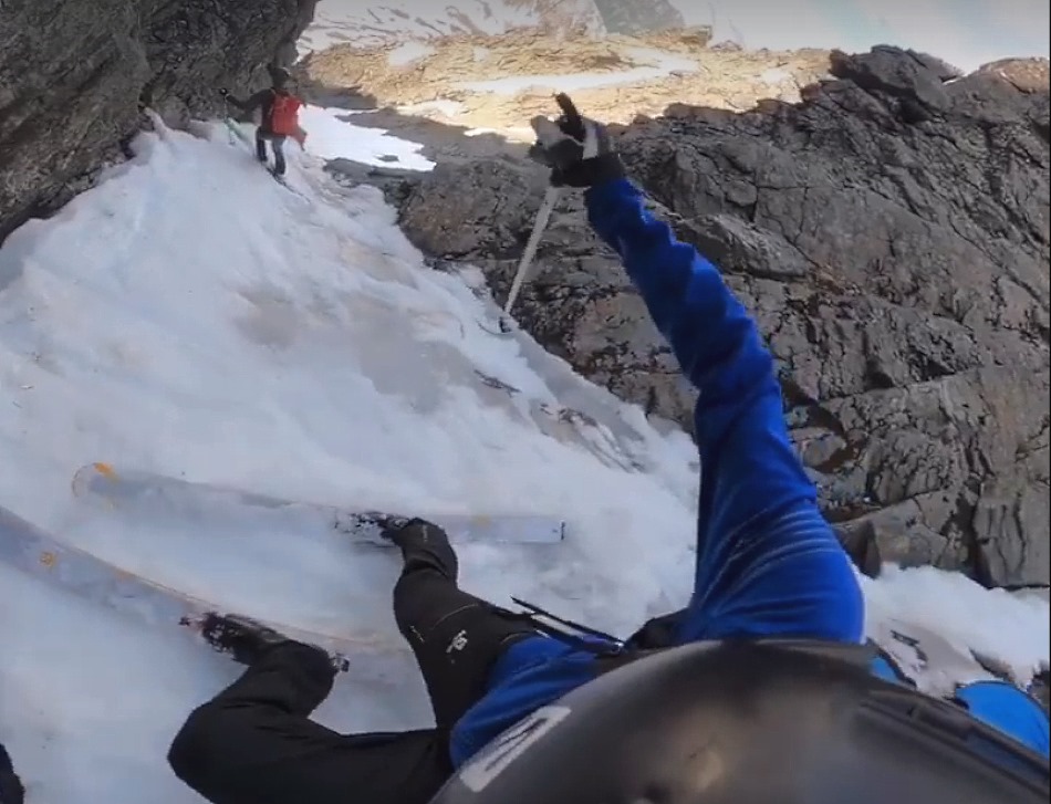 Vídeo viral: Vertiginoso descenso con esquís de Kilian Jornet por una canal de Noruega