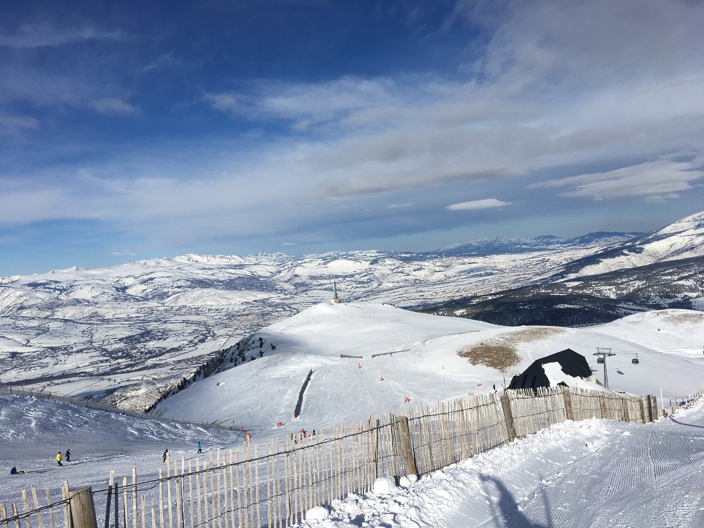 Las nevadas caídas en las estaciones del Grupo FGC aseguran un fin de semana con todo abierto