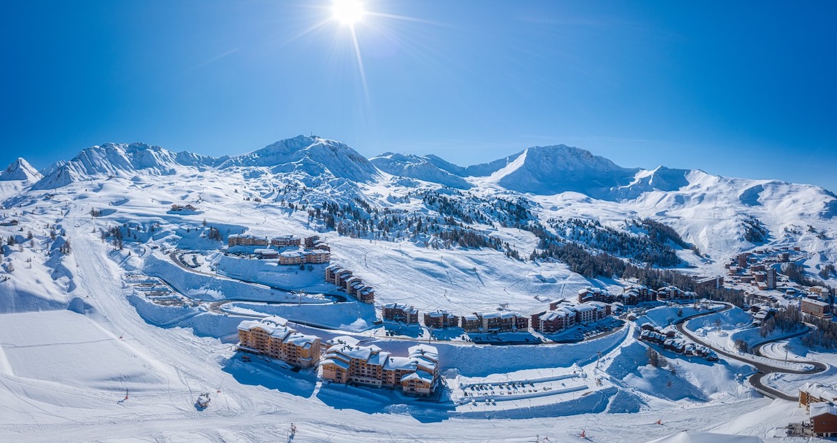 La asistencia a las estaciones de esquí de Francia en las vacaciones de febrero cayó un 48% 