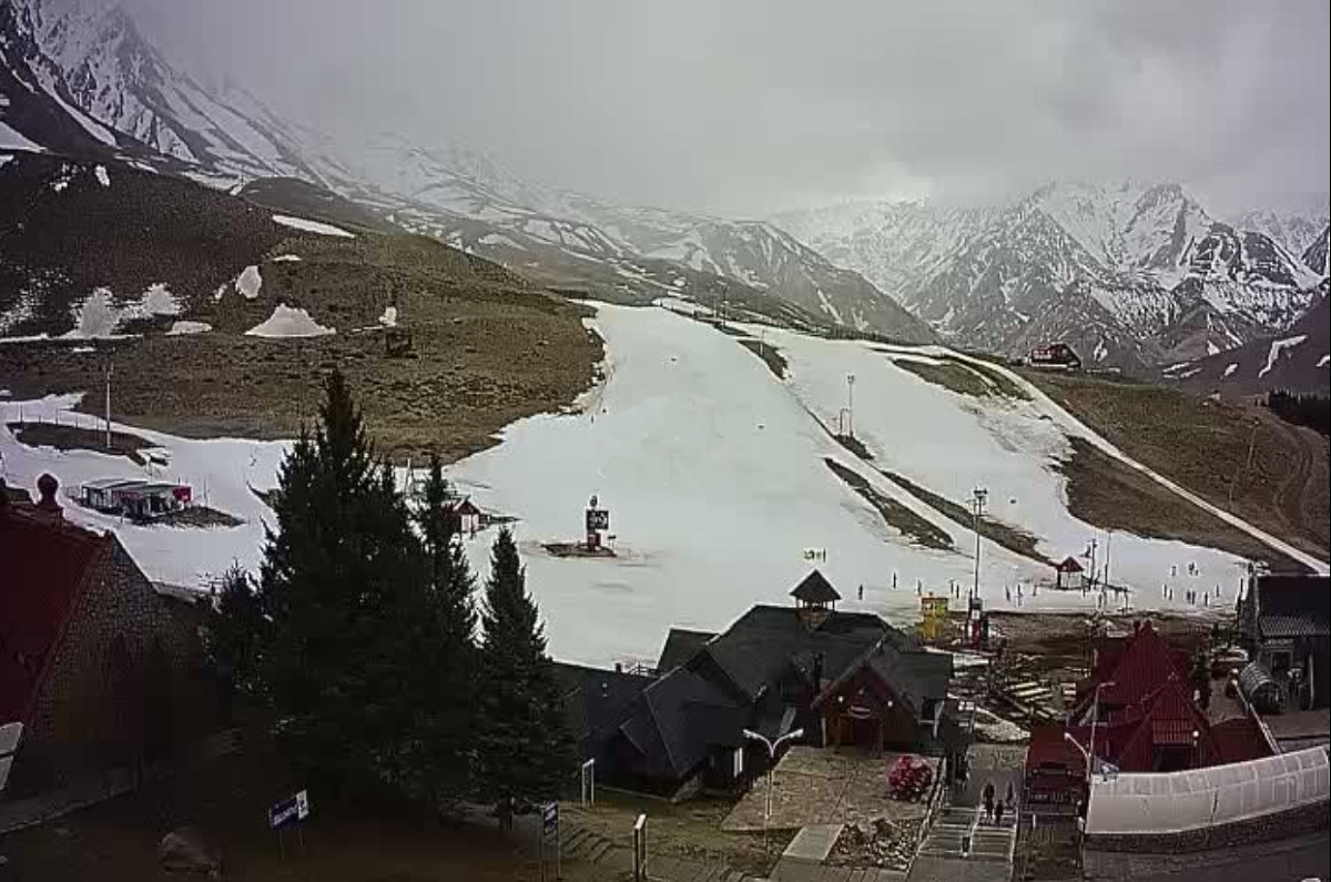 Las Leñas cierra temporada por falta de nieve