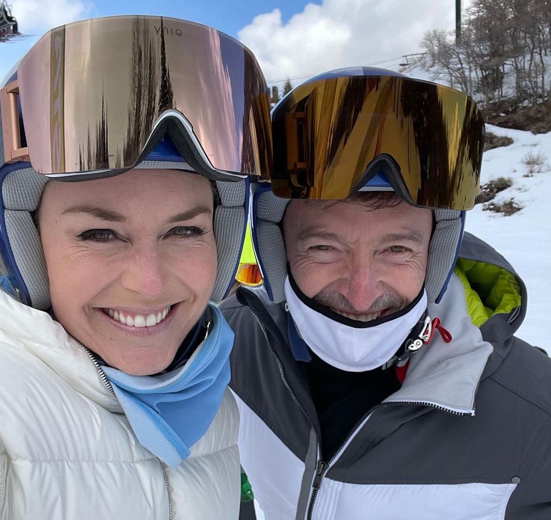 Lindsey Vonn se vuelve a poner en el escaparate esquiando con Hugh Jackman y en bikini