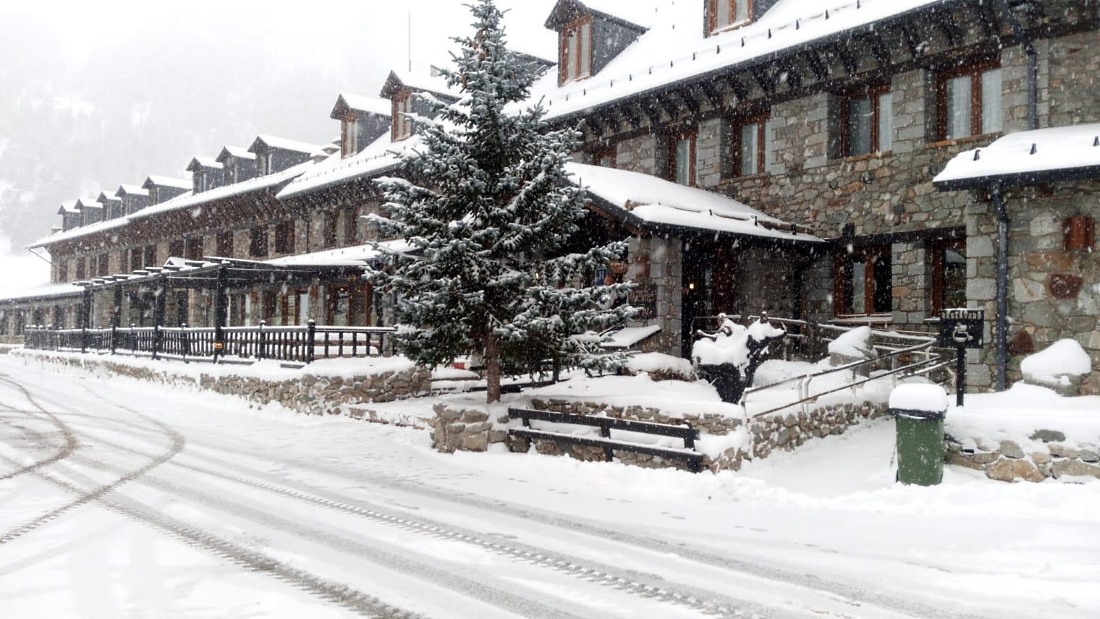 Las estaciones de nórdico aragonesas reciben las primeras nevadas y reclaman apoyo