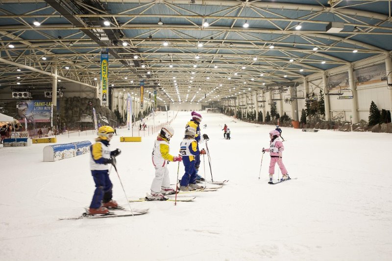 Esquía en Madrid SnowZone todo el verano sin límites por 49 euros