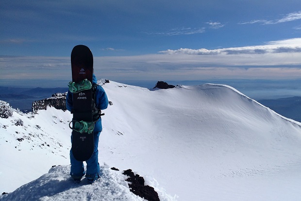 Marta Vallier en el VolcánLonquimay (Chile)