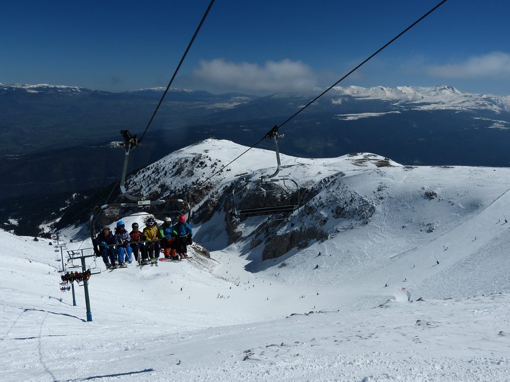 Más de 2150 esquiadores llenan las 17 pistas abiertas de Masella 