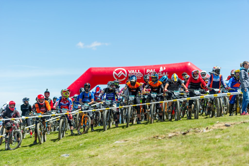 Deniaud y Estelle Charles, vencedores de una gran Maxiavalanche en Vallnord Bike Park La Massana