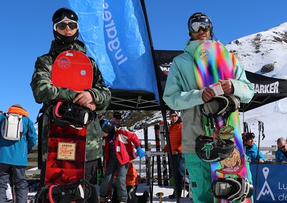 Luis y Miguel, dos pinilleros flamantes ganadores del viaje para dos personas a la LdN Ski Party de Boí Taüll