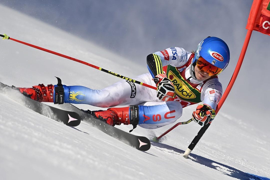 Paseo militar de Mikaela Shiffrin en el gigante de Courchevel 