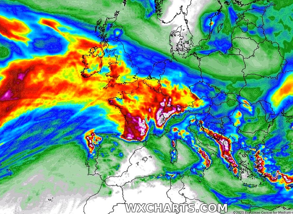 Después de la primavera de estos días vuelven las intensas nevadas a los Pirineos y los Alpes