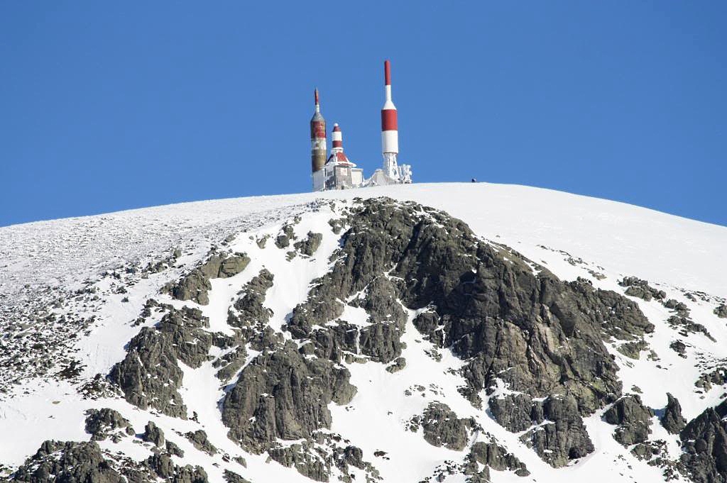 Navacerrada y Valdesquí abren pistas 