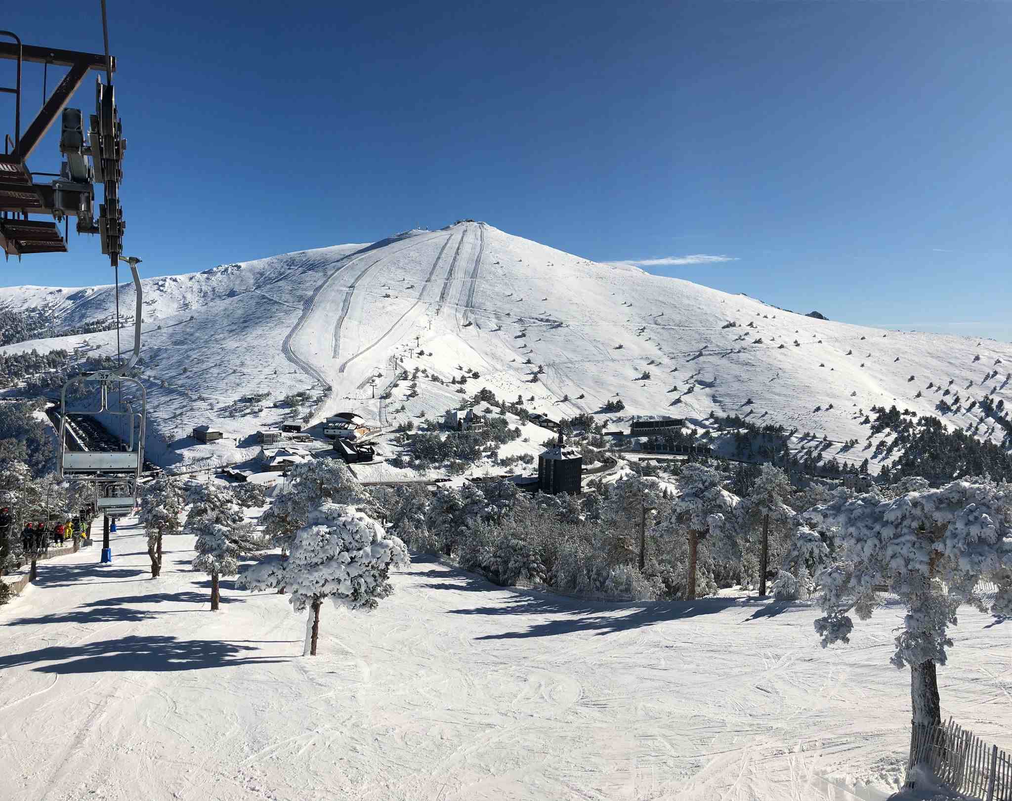 Puerto de Navacerrada abre su oferta de empleo esperando poder esquiar esta temporada