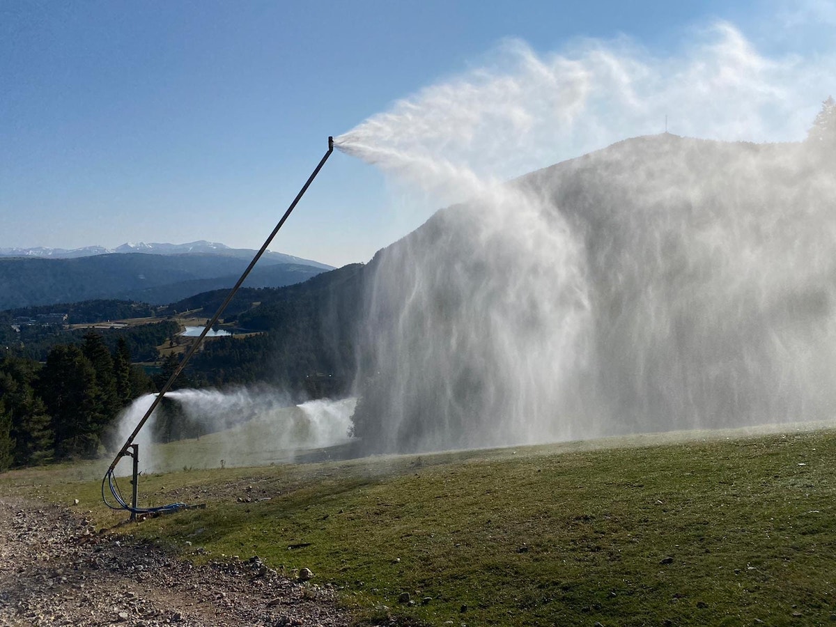 La Molina pone en marcha los cañones de nieve artificial para probarlos