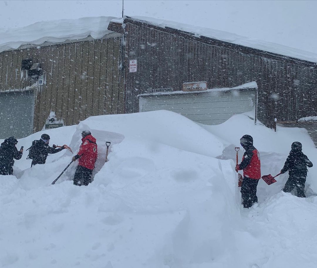 De 0 a 5 metros de nieve a cámara rápida, lo que ha caído en Sierra Nevada de California