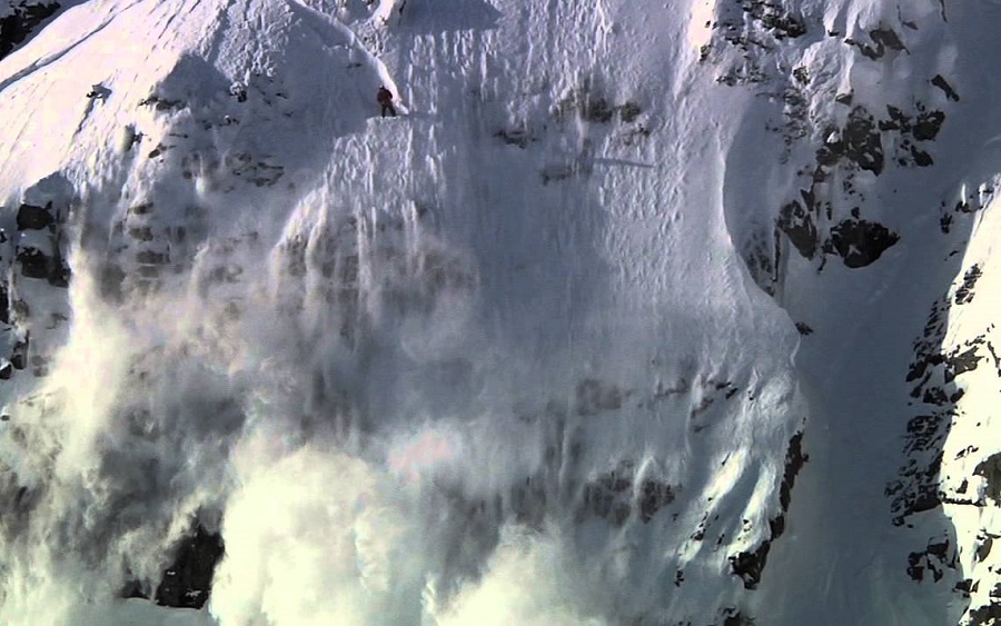 Nick Ennen y el valor o locura de su salto vertical al vacío en Snowboard: 