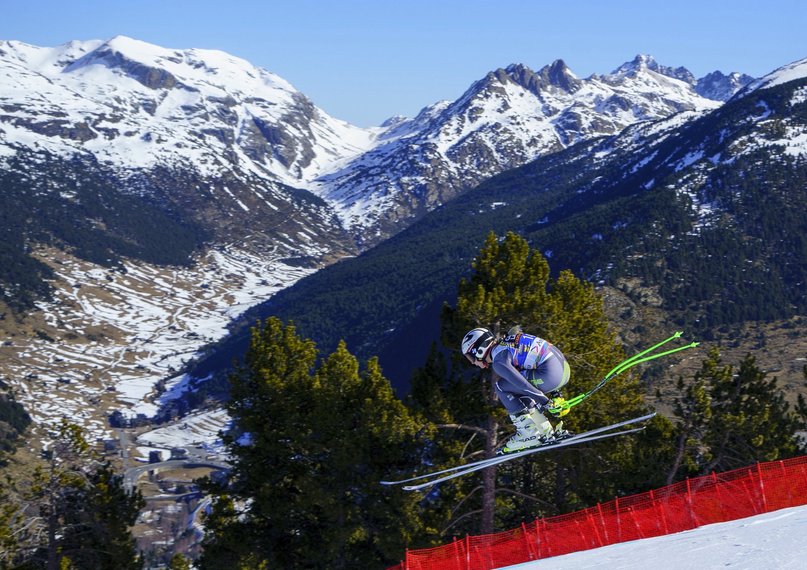 Los corredores estrenan la pista Àliga y ya superan los 122 km/h en los entrenos de Descenso