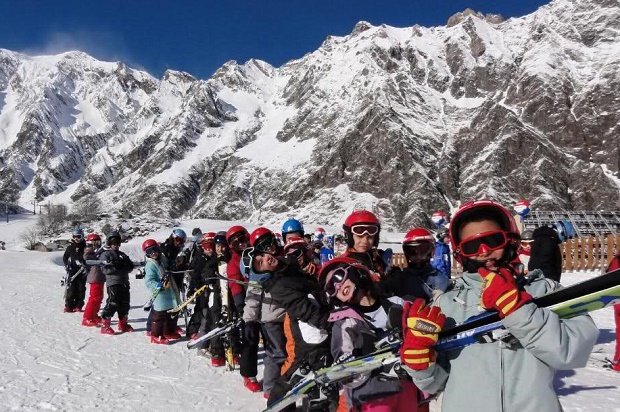 El calendario vacacional escolar ha fortalecido a las estaciones francesas. Foto: L´Amicale en Piau-Engaly