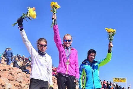 Laura Orgué, kim Dobson y Addie Bracy en la pikes Peak 2016