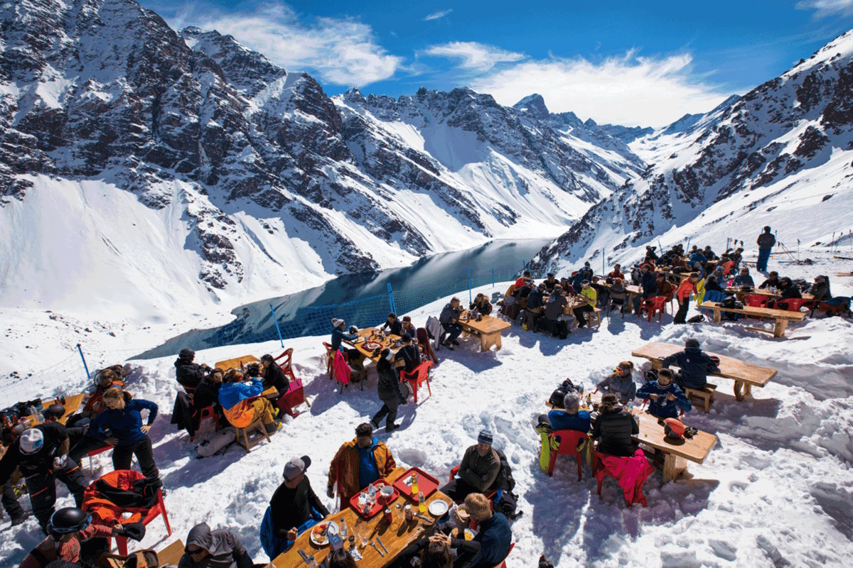 Portillo celebra las Fiestas Patrias con 530 cm de nieve acumulada en todo el invierno